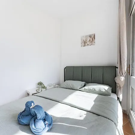 Perfect Location! Walk A Few Minutes To Restaurants, Lovely Beach, Town, Train And Bus Appartamento Torremolinos